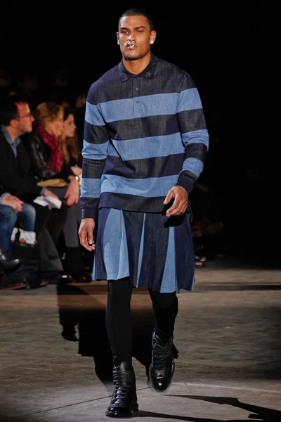 Look 18